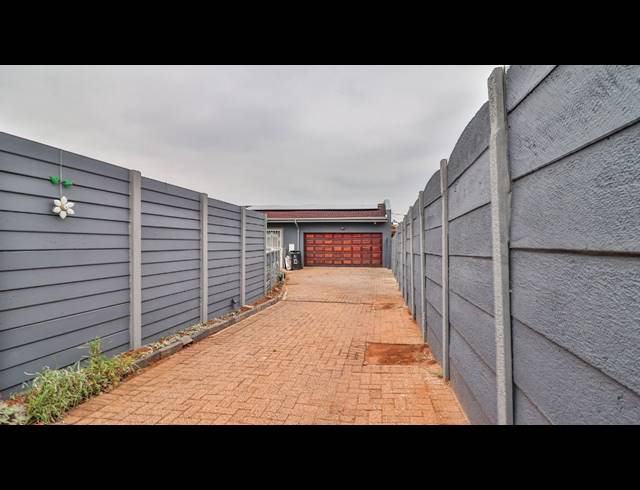 4 BEDROOM HOUSE FOR SALE IN VERWOERDPARK